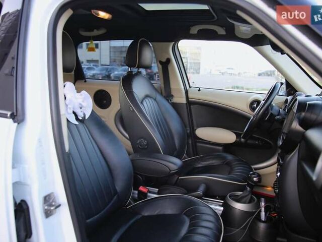 Белый Мини Кантримен, объемом двигателя 1.6 л и пробегом 170 тыс. км за 9900 $, фото 8 на Automoto.ua