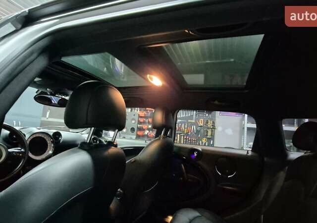 Белый Мини Кантримен, объемом двигателя 1.6 л и пробегом 176 тыс. км за 12500 $, фото 6 на Automoto.ua