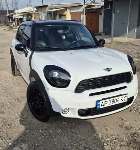 Белый Мини Кантримен, объемом двигателя 1.6 л и пробегом 176 тыс. км за 12500 $, фото 1 на Automoto.ua
