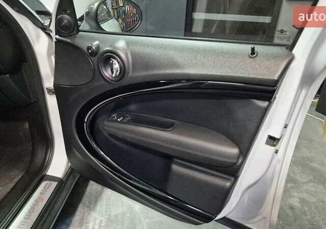 Белый Мини Кантримен, объемом двигателя 1.6 л и пробегом 176 тыс. км за 12500 $, фото 11 на Automoto.ua