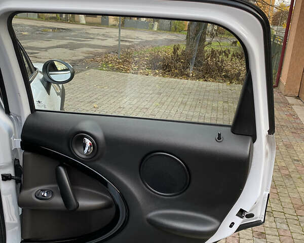 Белый Мини Кантримен, объемом двигателя 1.6 л и пробегом 155 тыс. км за 10800 $, фото 15 на Automoto.ua