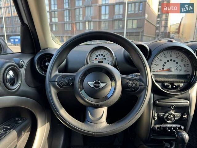 Белый Мини Кантримен, объемом двигателя 1.6 л и пробегом 150 тыс. км за 8800 $, фото 79 на Automoto.ua