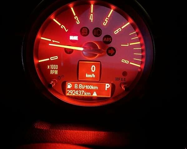 Белый Мини Кантримен, объемом двигателя 1.6 л и пробегом 290 тыс. км за 10800 $, фото 31 на Automoto.ua