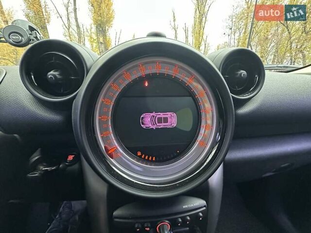 Белый Мини Кантримен, объемом двигателя 2 л и пробегом 185 тыс. км за 12250 $, фото 48 на Automoto.ua