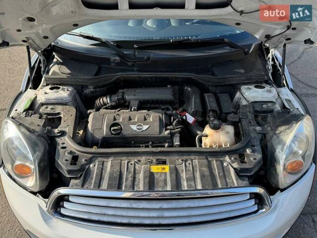 Белый Мини Кантримен, объемом двигателя 1.6 л и пробегом 150 тыс. км за 8800 $, фото 50 на Automoto.ua