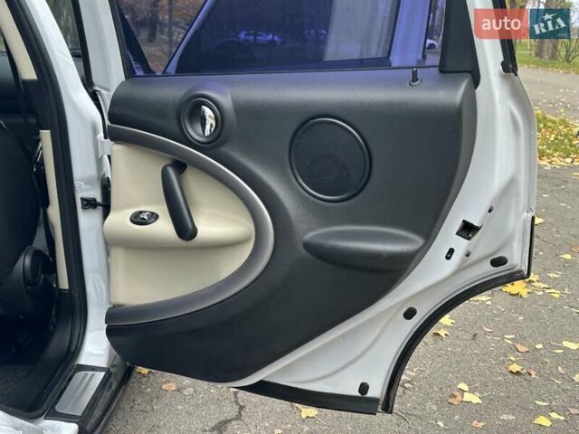 Белый Мини Кантримен, объемом двигателя 2 л и пробегом 185 тыс. км за 12250 $, фото 36 на Automoto.ua