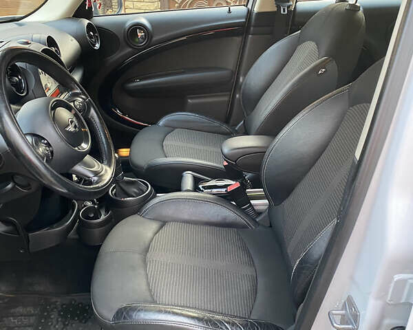 Белый Мини Кантримен, объемом двигателя 1.6 л и пробегом 155 тыс. км за 10800 $, фото 19 на Automoto.ua