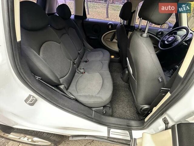 Белый Мини Кантримен, объемом двигателя 2 л и пробегом 185 тыс. км за 12250 $, фото 42 на Automoto.ua