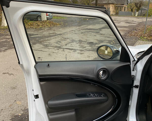 Белый Мини Кантримен, объемом двигателя 1.6 л и пробегом 155 тыс. км за 10800 $, фото 20 на Automoto.ua