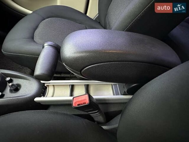 Белый Мини Кантримен, объемом двигателя 2 л и пробегом 185 тыс. км за 12250 $, фото 54 на Automoto.ua