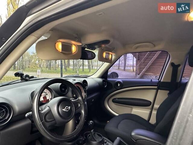 Белый Мини Кантримен, объемом двигателя 2 л и пробегом 185 тыс. км за 12250 $, фото 52 на Automoto.ua