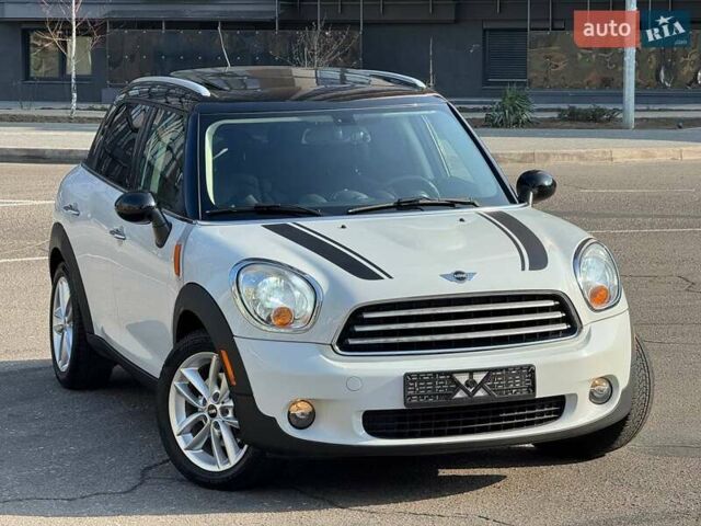 Белый Мини Кантримен, объемом двигателя 1.6 л и пробегом 150 тыс. км за 8800 $, фото 14 на Automoto.ua