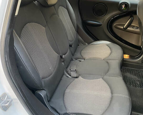 Белый Мини Кантримен, объемом двигателя 1.6 л и пробегом 155 тыс. км за 10800 $, фото 14 на Automoto.ua