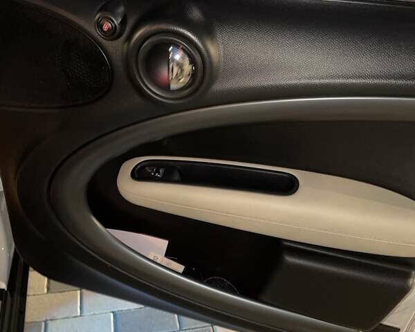 Белый Мини Кантримен, объемом двигателя 1.6 л и пробегом 290 тыс. км за 10800 $, фото 21 на Automoto.ua