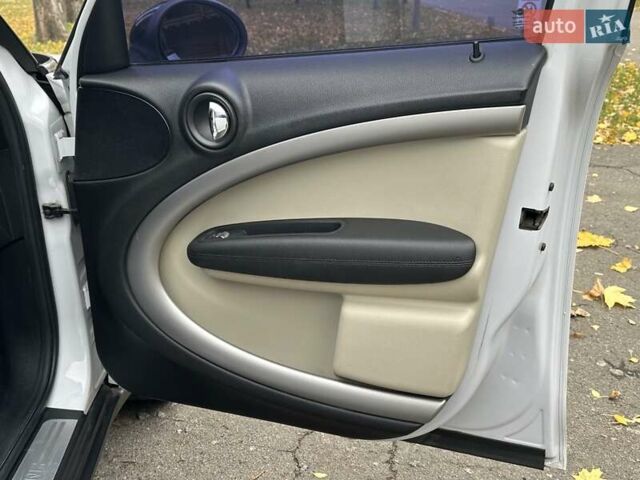 Белый Мини Кантримен, объемом двигателя 2 л и пробегом 185 тыс. км за 12250 $, фото 35 на Automoto.ua