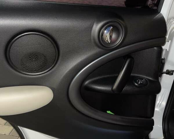 Белый Мини Кантримен, объемом двигателя 1.6 л и пробегом 290 тыс. км за 10800 $, фото 23 на Automoto.ua