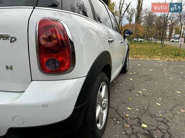 Белый Мини Кантримен, объемом двигателя 2 л и пробегом 185 тыс. км за 12250 $, фото 14 на Automoto.ua