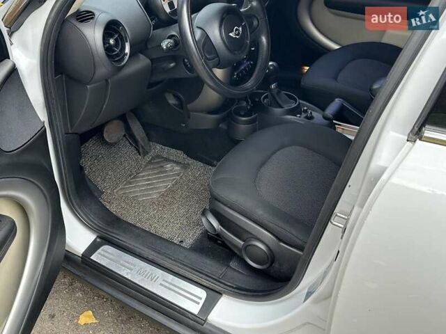 Белый Мини Кантримен, объемом двигателя 2 л и пробегом 185 тыс. км за 12250 $, фото 17 на Automoto.ua