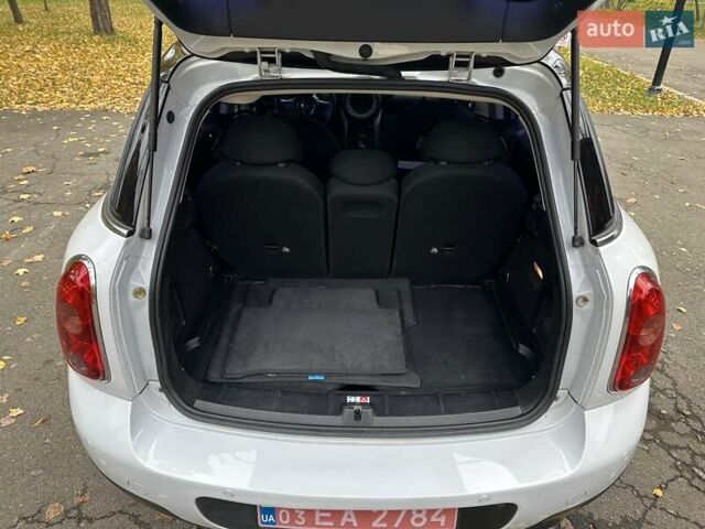 Белый Мини Кантримен, объемом двигателя 2 л и пробегом 185 тыс. км за 12250 $, фото 25 на Automoto.ua