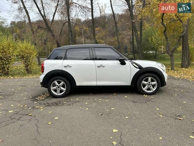 Белый Мини Кантримен, объемом двигателя 2 л и пробегом 185 тыс. км за 12250 $, фото 2 на Automoto.ua