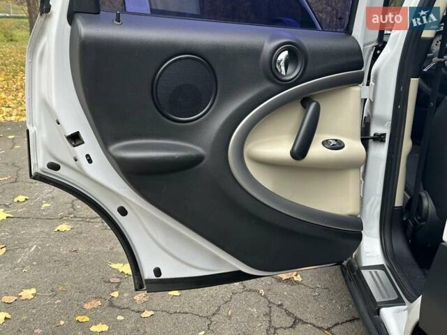 Белый Мини Кантримен, объемом двигателя 2 л и пробегом 185 тыс. км за 12250 $, фото 20 на Automoto.ua