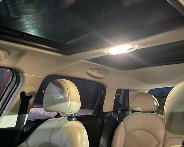 Белый Мини Кантримен, объемом двигателя 1.6 л и пробегом 290 тыс. км за 10800 $, фото 28 на Automoto.ua