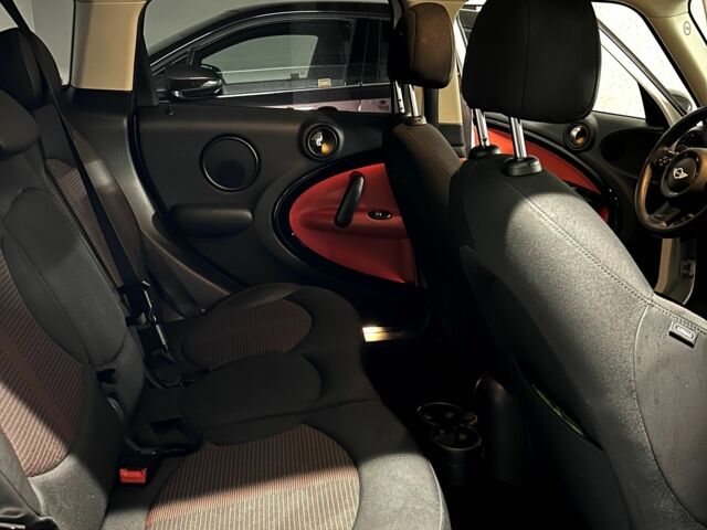 Белый Мини Кантримен, объемом двигателя 1.6 л и пробегом 160 тыс. км за 12599 $, фото 9 на Automoto.ua