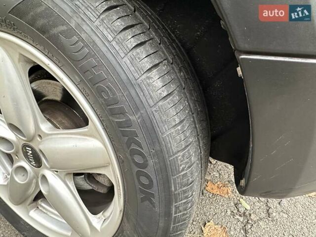 Белый Мини Кантримен, объемом двигателя 2 л и пробегом 185 тыс. км за 12250 $, фото 40 на Automoto.ua