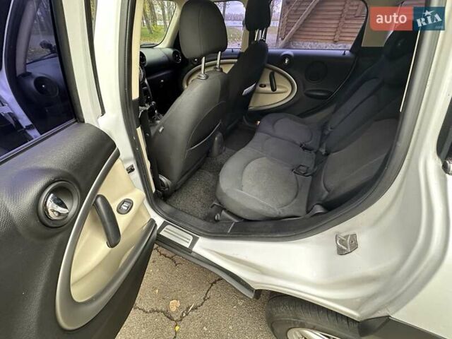 Белый Мини Кантримен, объемом двигателя 2 л и пробегом 185 тыс. км за 12250 $, фото 39 на Automoto.ua