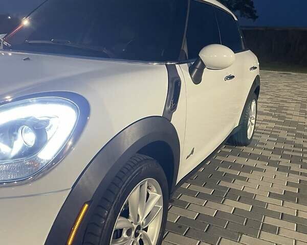 Белый Мини Кантримен, объемом двигателя 1.6 л и пробегом 290 тыс. км за 10800 $, фото 1 на Automoto.ua