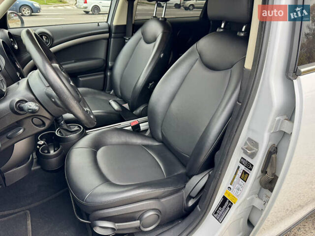 Білий Міні Кантрімен, об'ємом двигуна 1.6 л та пробігом 150 тис. км за 9500 $, фото 11 на Automoto.ua