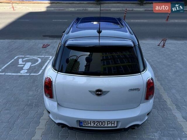 Белый Мини Кантримен, объемом двигателя 1.6 л и пробегом 86 тыс. км за 10999 $, фото 15 на Automoto.ua