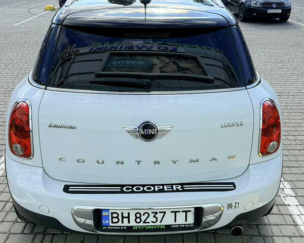 Білий Міні Кантрімен, об'ємом двигуна 1.6 л та пробігом 130 тис. км за 12500 $, фото 4 на Automoto.ua