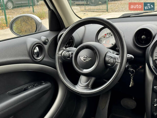 Білий Міні Кантрімен, об'ємом двигуна 1.6 л та пробігом 150 тис. км за 9500 $, фото 33 на Automoto.ua