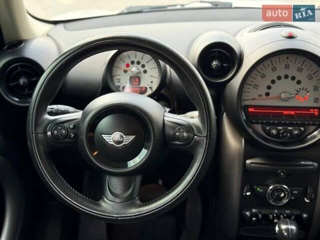 Білий Міні Кантрімен, об'ємом двигуна 1.6 л та пробігом 146 тис. км за 12400 $, фото 20 на Automoto.ua