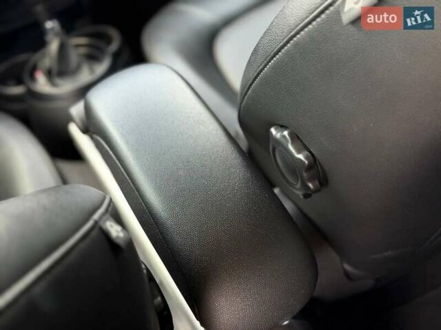 Белый Мини Кантримен, объемом двигателя 1.6 л и пробегом 146 тыс. км за 11900 $, фото 26 на Automoto.ua