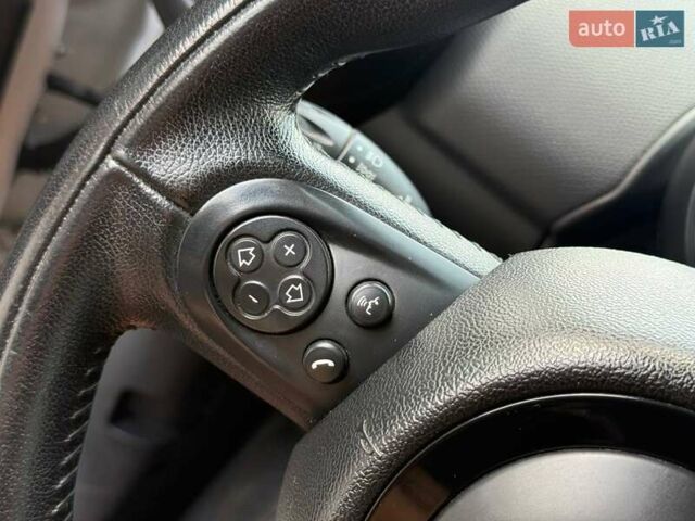 Білий Міні Кантрімен, об'ємом двигуна 1.6 л та пробігом 146 тис. км за 12400 $, фото 29 на Automoto.ua