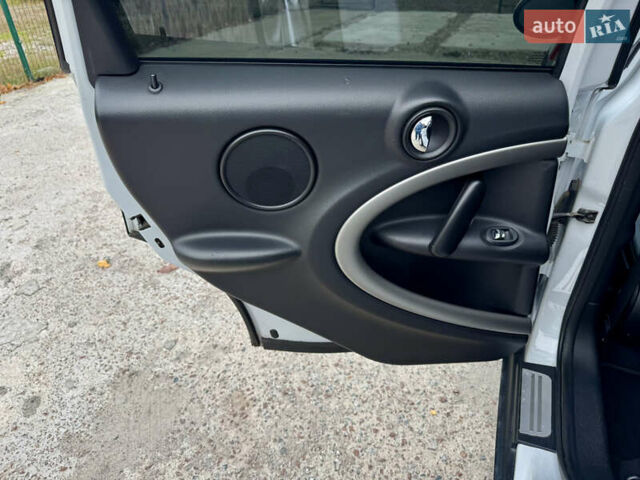 Білий Міні Кантрімен, об'ємом двигуна 1.6 л та пробігом 150 тис. км за 9500 $, фото 15 на Automoto.ua