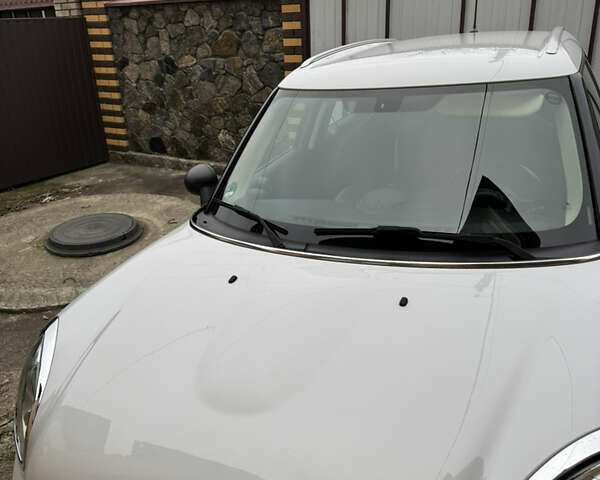 Білий Міні Кантрімен, об'ємом двигуна 1.6 л та пробігом 192 тис. км за 9900 $, фото 16 на Automoto.ua