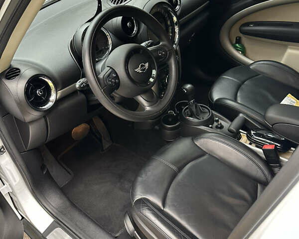 Белый Мини Кантримен, объемом двигателя 2 л и пробегом 117 тыс. км за 14850 $, фото 5 на Automoto.ua