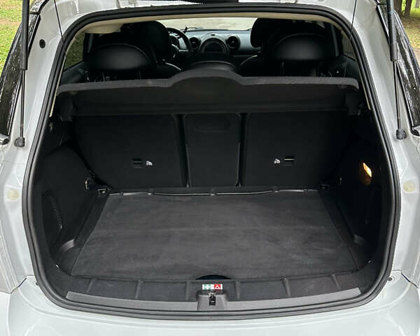 Белый Мини Кантримен, объемом двигателя 2 л и пробегом 117 тыс. км за 14850 $, фото 18 на Automoto.ua