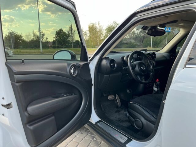 Белый Мини Кантримен, объемом двигателя 1.6 л и пробегом 110 тыс. км за 12600 $, фото 16 на Automoto.ua