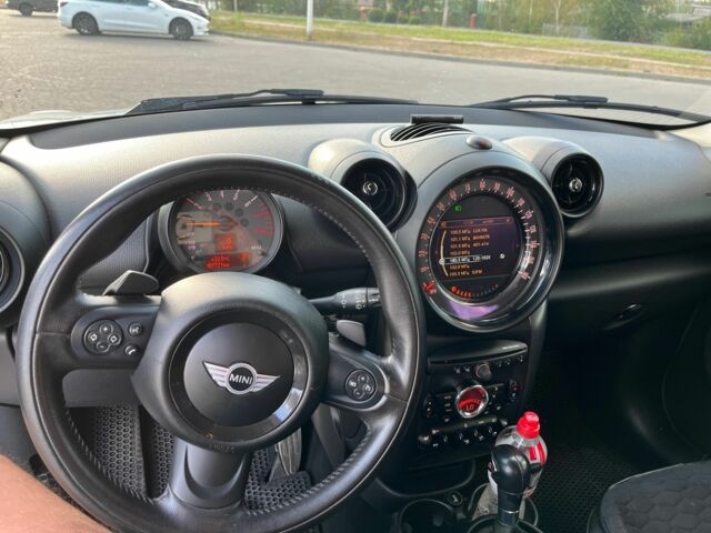 Белый Мини Кантримен, объемом двигателя 1.6 л и пробегом 110 тыс. км за 12600 $, фото 14 на Automoto.ua