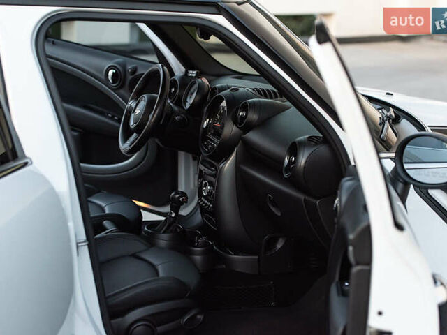 Белый Мини Кантримен, объемом двигателя 1.6 л и пробегом 97 тыс. км за 13600 $, фото 3 на Automoto.ua