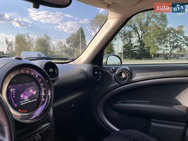 Білий Міні Кантрімен, об'ємом двигуна 1.6 л та пробігом 108 тис. км за 15500 $, фото 17 на Automoto.ua