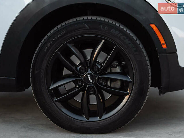 Белый Мини Кантримен, объемом двигателя 1.6 л и пробегом 97 тыс. км за 13600 $, фото 1 на Automoto.ua