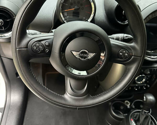 Белый Мини Кантримен, объемом двигателя 2 л и пробегом 117 тыс. км за 14850 $, фото 7 на Automoto.ua