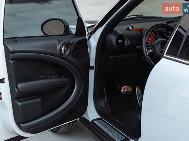 Белый Мини Кантримен, объемом двигателя 1.6 л и пробегом 97 тыс. км за 13600 $, фото 5 на Automoto.ua