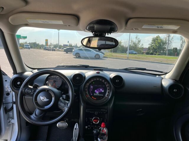 Белый Мини Кантримен, объемом двигателя 1.6 л и пробегом 110 тыс. км за 12600 $, фото 10 на Automoto.ua