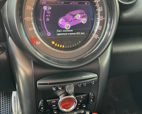 Білий Міні Кантрімен, об'ємом двигуна 1.6 л та пробігом 108 тис. км за 15500 $, фото 19 на Automoto.ua